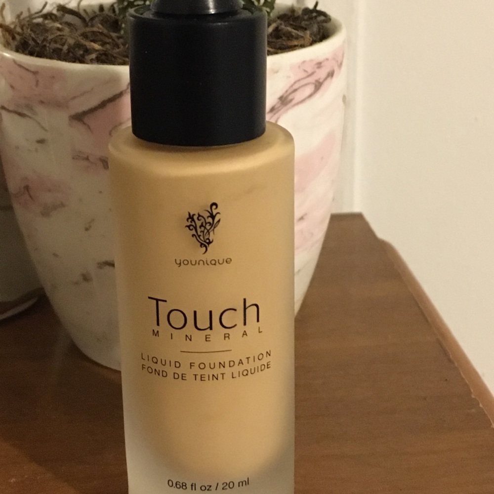 Younique liquid foundation